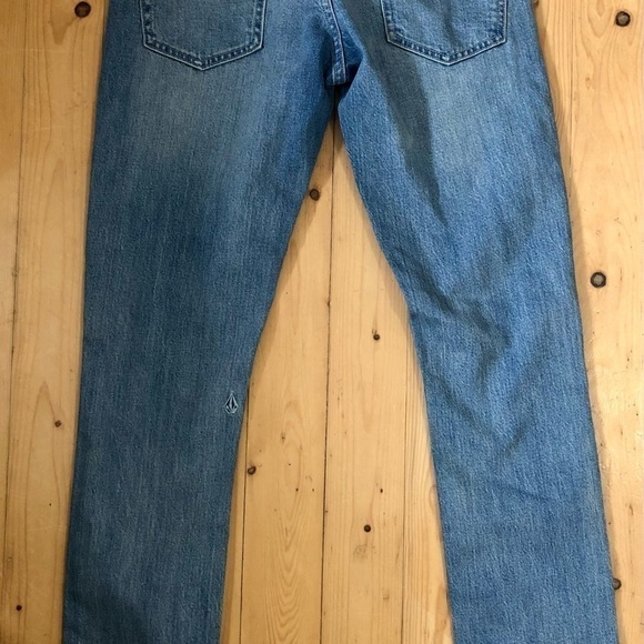 VOLCOM Mens Small skinnyJeans 2x4 in medium wash skinny demim jeans - Picture 2 of 7
